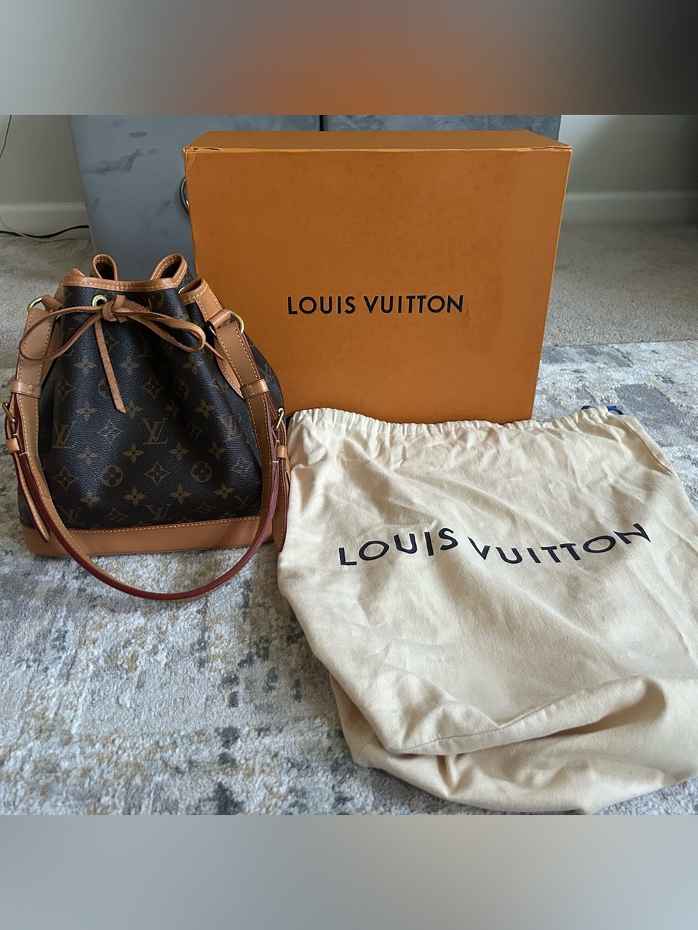 Shoulder Bag / Bucket Style